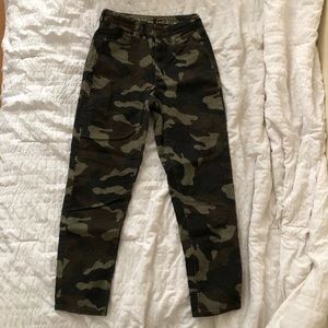 2/$15 American Eagle Mom Jeans